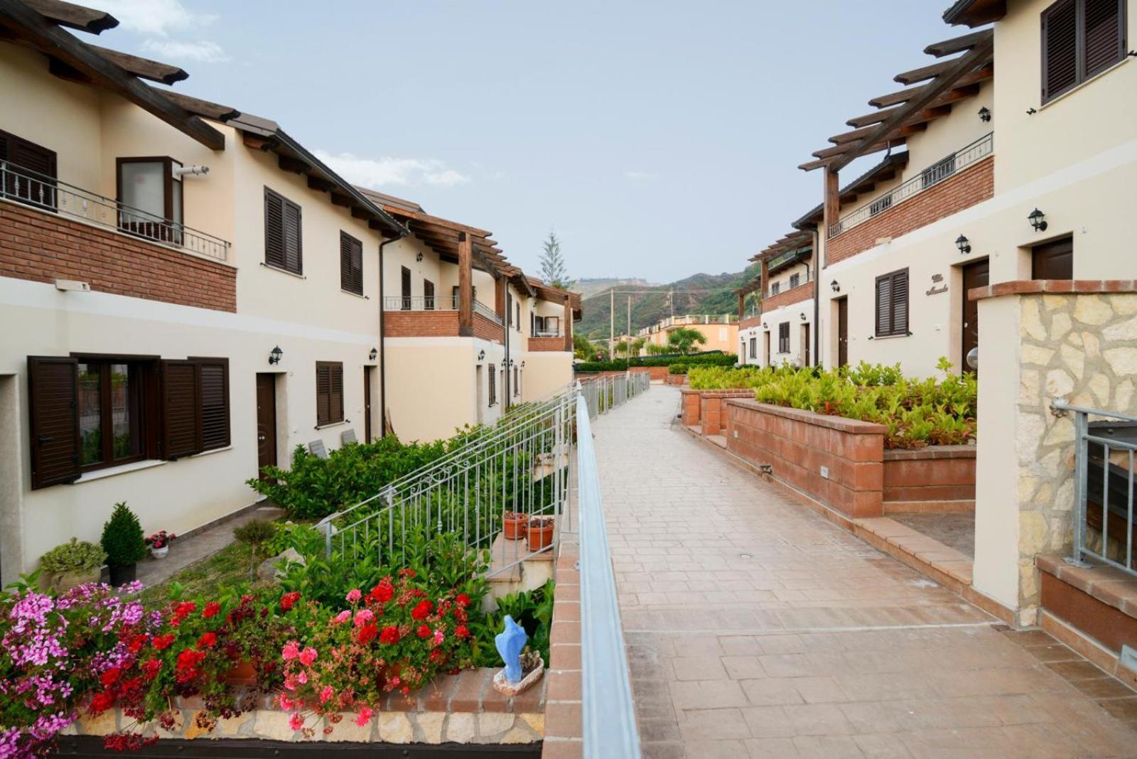 Le Case Del Carmine Con Giardino E Parcheggio A Tropea Exterior foto